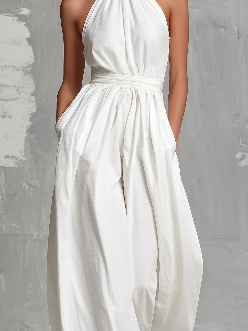 Deria - Mono Elegante sin Mangas con Cuello Halter de Tejido Vaporoso, vista 6 – Lucia Navarro