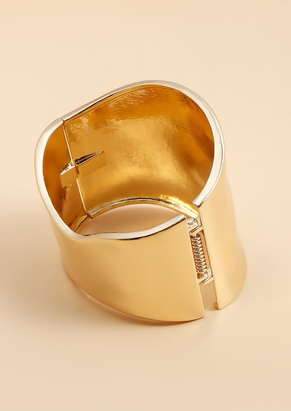 Brazalete Dorada Elegante, vista 5 – Lucia Navarro