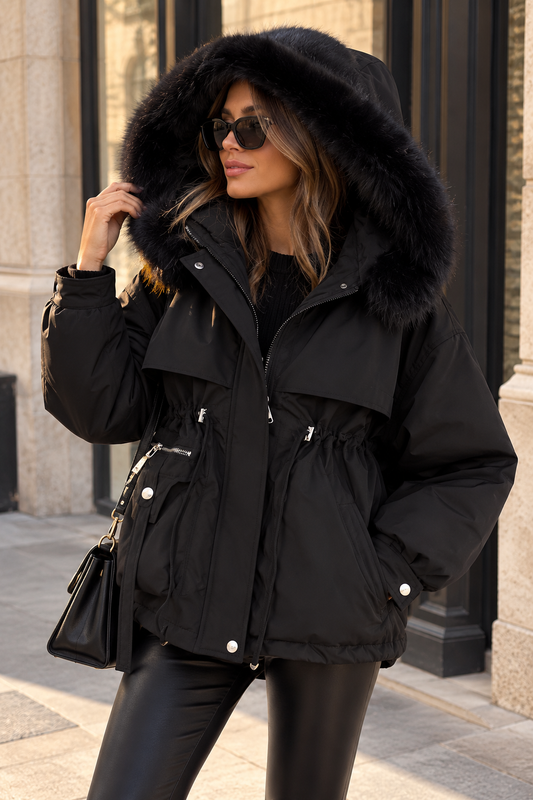 Chaqueta Belinda negra con capucha de pelo sintético – Lucia Navarro