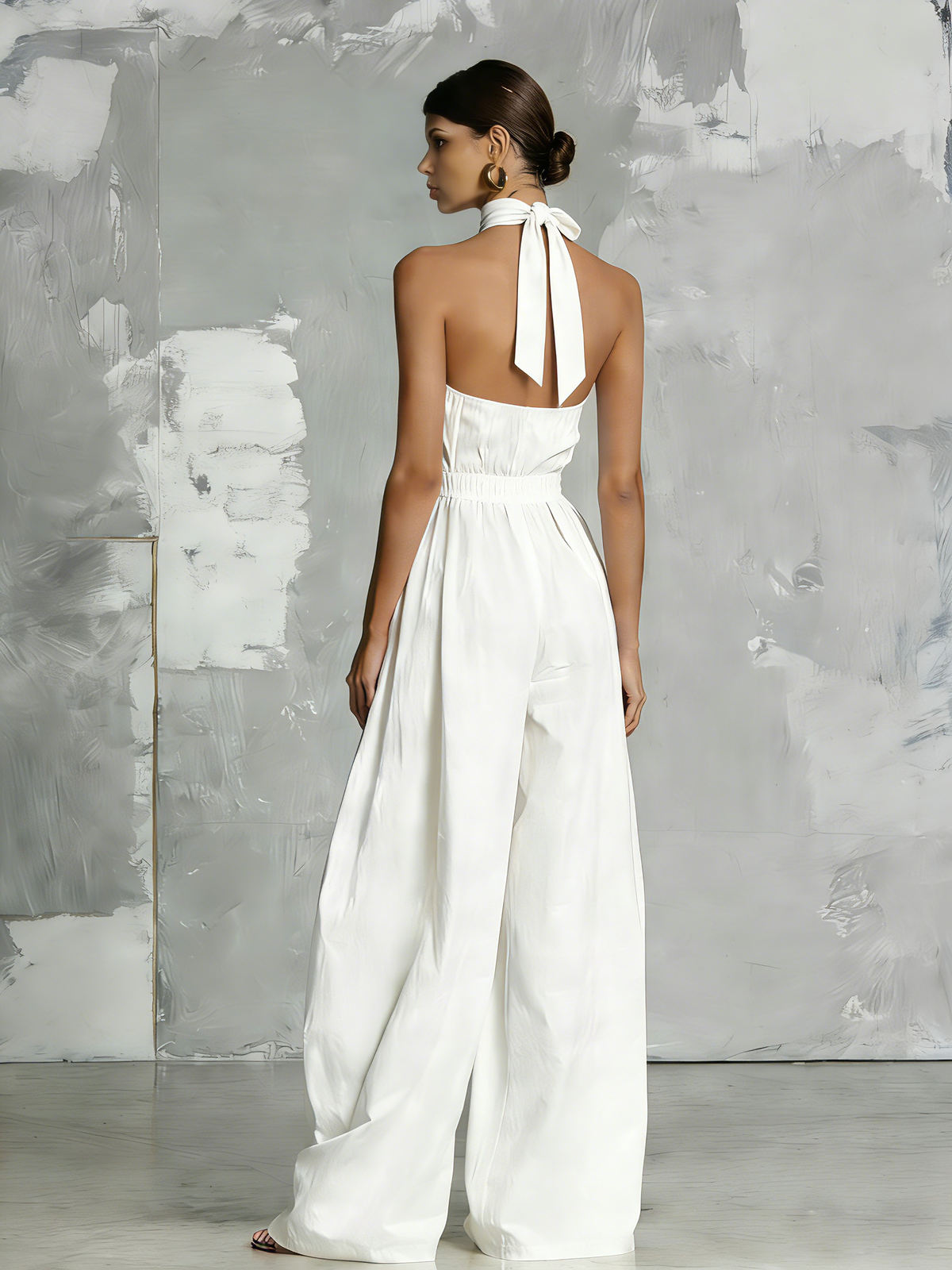 Deria - Mono Elegante sin Mangas con Cuello Halter de Tejido Vaporoso, vista 4 – Lucia Navarro