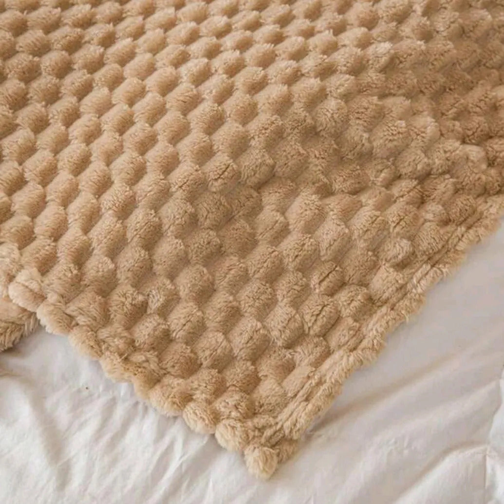 Manta Gofre Camel, vista 2 – Lucia Navarro