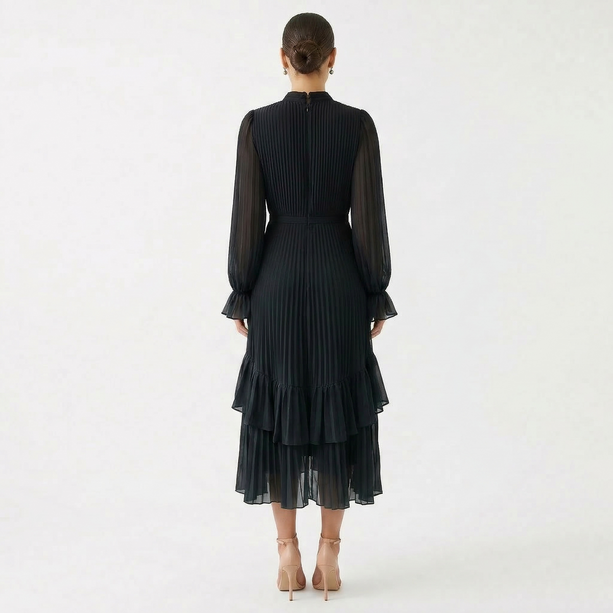 Mariana - Vestido Plisado con Mangas Fluidas y Volantes Asimétricos, vista 7 – Lucia Navarro
