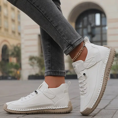 Naya | Zapatilla deportiva UNISEX sin cordones – Lucia Navarro