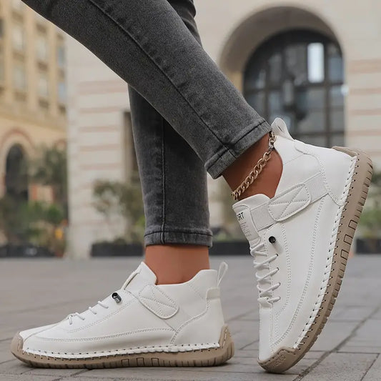 Naya | Zapatilla deportiva UNISEX sin cordones – Lucia Navarro